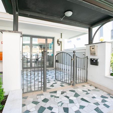 Residence Villa Dei Pini Rimini Luaran gambar