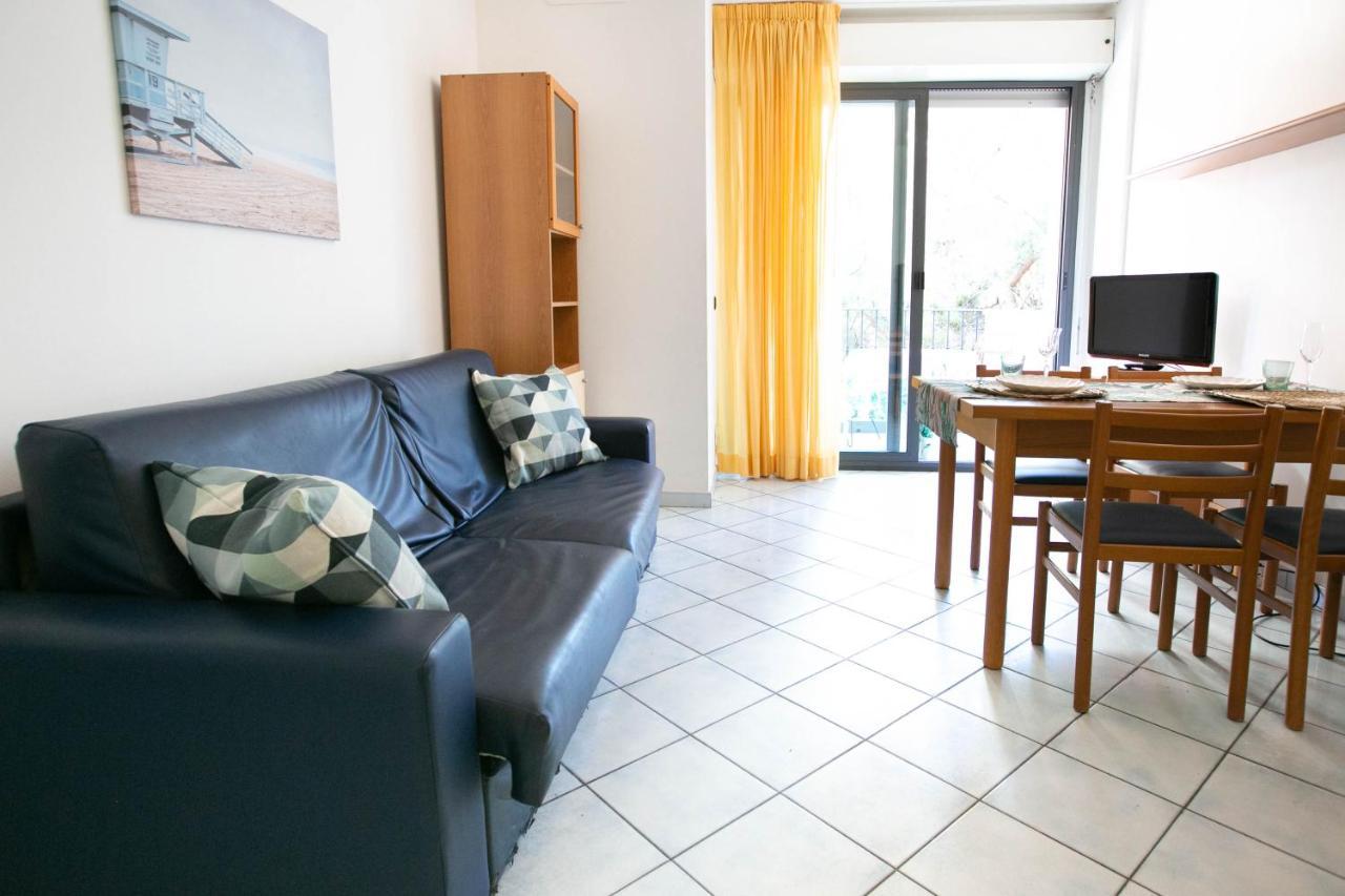 Residence Villa Dei Pini Rimini Luaran gambar