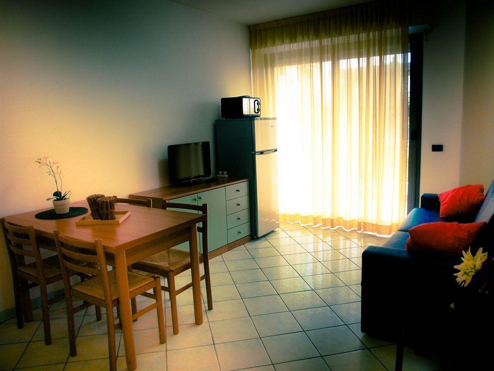 Residence Villa Dei Pini Rimini Luaran gambar