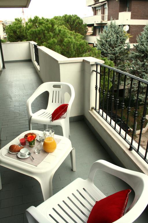 Residence Villa Dei Pini Rimini Bilik gambar
