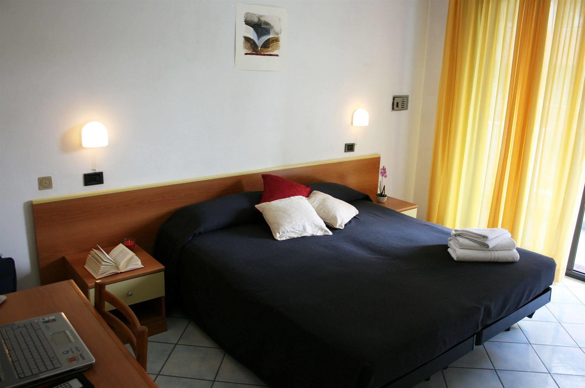 Residence Villa Dei Pini Rimini Luaran gambar